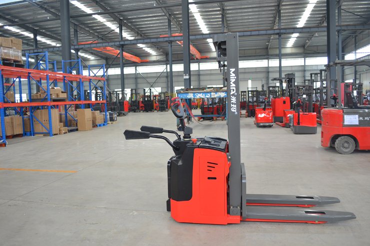 湖南榮洲機(jī)械設(shè)備有限公司,移動(dòng)式升降平臺(tái)價(jià)格,湖南升降貨梯,塑料托盤批發(fā),固定式升降平臺(tái),曲臂式升降平臺(tái),汽車尾板,全電動(dòng)叉車 湖南榮洲機(jī)械設(shè)備有限公司,移動(dòng)式升降平臺(tái)價(jià)格,湖南升降貨梯,塑料托盤批發(fā),固定式升降平臺(tái),曲臂式升降平臺(tái),汽車尾板,全電動(dòng)叉車