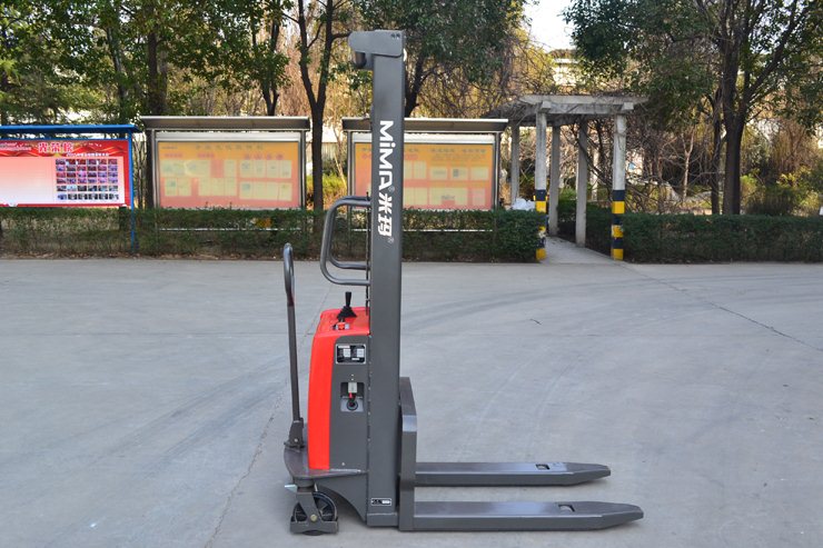 湖南榮洲機(jī)械設(shè)備有限公司,移動(dòng)式升降平臺(tái)價(jià)格,湖南升降貨梯,塑料托盤批發(fā),固定式升降平臺(tái),曲臂式升降平臺(tái),汽車尾板,全電動(dòng)叉車 湖南榮洲機(jī)械設(shè)備有限公司,移動(dòng)式升降平臺(tái)價(jià)格,湖南升降貨梯,塑料托盤批發(fā),固定式升降平臺(tái),曲臂式升降平臺(tái),汽車尾板,全電動(dòng)叉車