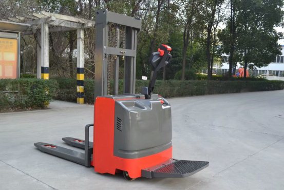 湖南榮洲機械設(shè)備有限公司,移動式升降平臺價格,湖南升降貨梯,塑料托盤批發(fā),固定式升降平臺,曲臂式升降平臺,汽車尾板,全電動叉車 湖南榮洲機械設(shè)備有限公司,移動式升降平臺價格,湖南升降貨梯,塑料托盤批發(fā),固定式升降平臺,曲臂式升降平臺,汽車尾板,全電動叉車