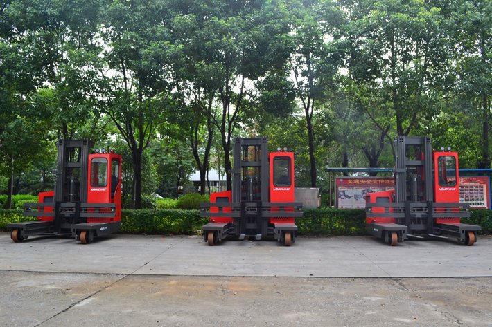 湖南榮洲機(jī)械設(shè)備有限公司,移動(dòng)式升降平臺(tái)價(jià)格,湖南升降貨梯,塑料托盤(pán)批發(fā),固定式升降平臺(tái),曲臂式升降平臺(tái),汽車(chē)尾板,全電動(dòng)叉車(chē)