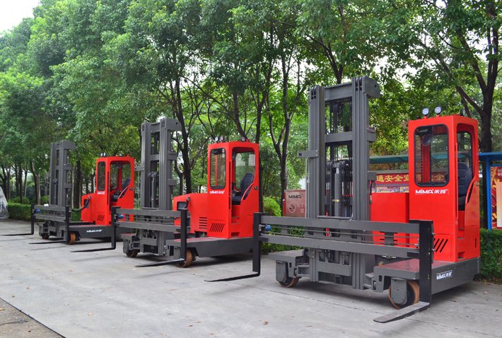 湖南榮洲機(jī)械設(shè)備有限公司,移動(dòng)式升降平臺(tái)價(jià)格,湖南升降貨梯,塑料托盤(pán)批發(fā),固定式升降平臺(tái),曲臂式升降平臺(tái),汽車(chē)尾板,全電動(dòng)叉車(chē)