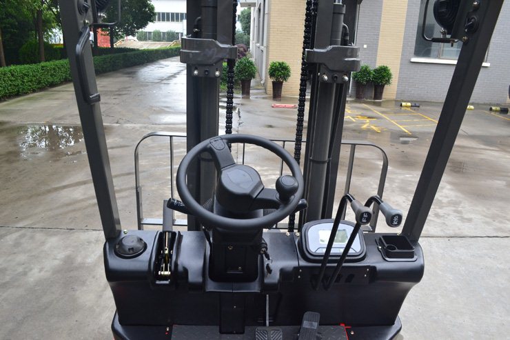 湖南榮洲機(jī)械設(shè)備有限公司,移動(dòng)式升降平臺價(jià)格,湖南升降貨梯,塑料托盤批發(fā),固定式升降平臺,曲臂式升降平臺,汽車尾板,全電動(dòng)叉車