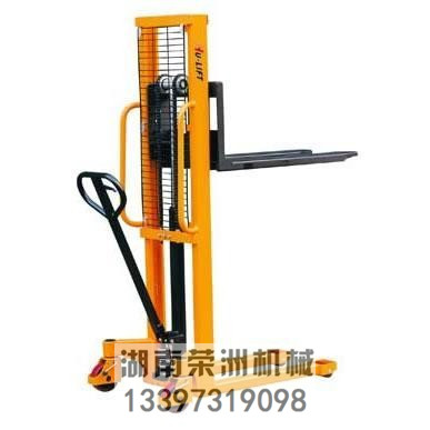 C型鋼裝卸叉車(chē)