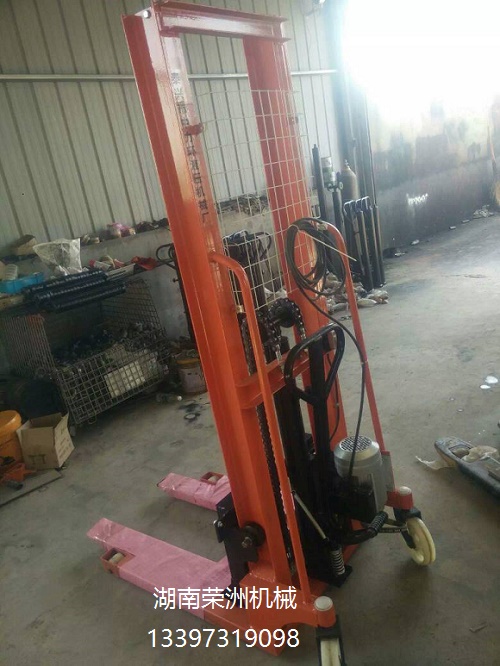 電手動(dòng)裝卸叉車(chē)2T